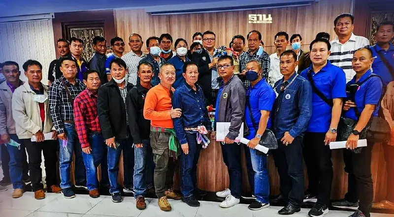 "ชุมนุมสหกรณ์โคนม" ป้องสมาชิกถูกแย่งน้ำนมดิบ ฟ้องมิลค์บอร์ดจัดการ