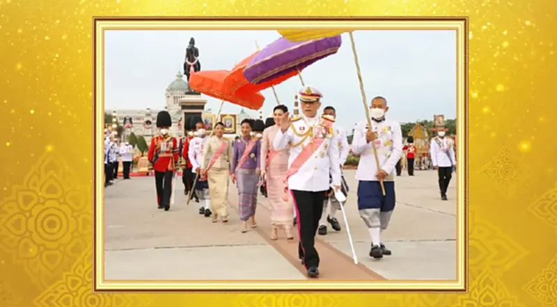 ในหลวง ทรงวางพวงมาลาพระบรมรูป ร.5 ทรงบำเพ็ญพระราชกุศลวันปิยมหาราช ในหลวง ทรงวางพวงมาลาพระบรมรูป ร.5 ทรงบำเพ็ญพระราชกุศลวันปิยมหาราช