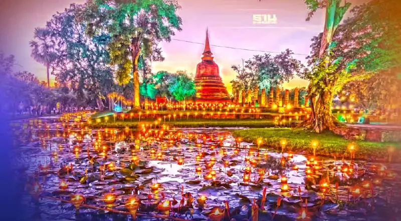 เปิดประวัติ ลอยกระทง 2565 สุโขทัย ประเพณีเผาเทียน เล่นไฟ