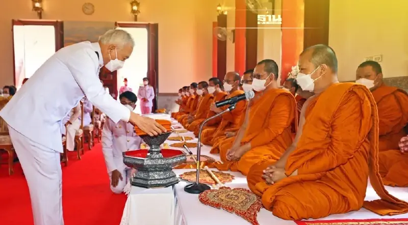 “สุวัจน์”ถวายผ้าพระกฐินพระราชทานของม.ราชภัฏโคราช