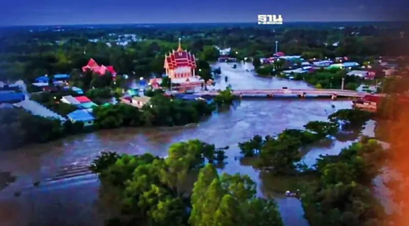 ชุมพวงอ่วมน้ำท่วมหนักสุดรอบ30ปีทั้งตลาด-ศูนย์ราชการ ชุมพวงอ่วมน้ำท่วมหนักสุดรอบ30ปีทั้งตลาด-ศูนย์ราชการ
