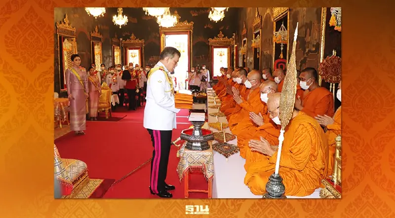 ในหลวง พระราชินี เสด็จฯ ไปถวายผ้าพระกฐิน ณ วัดราชประดิษฐสถิตมหาสีมาราม