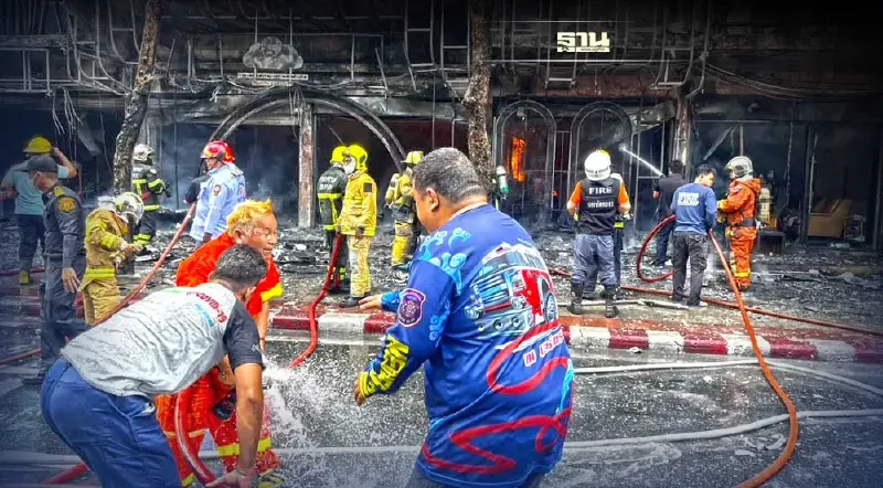 ระทึก! ชาวบ้านหนีตายไฟไหม้คลินิกเสริมความงามย่านจุฬาฯ