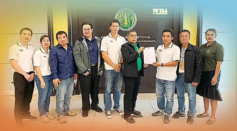 ยังไม่จบ 16 องค์กร บุกเกษตรฯ ยื่นหนังสือทบทวน คำสั่งย้าย"ชลธี นุ่มหนู”