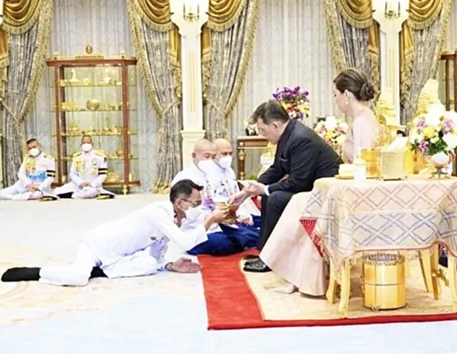 ในหลวง พระราชทาน พระบรมราชวโรกาส ให้เอกอัครราชทูตฯ เฝ้าฯ ในหลวง พระราชทาน พระบรมราชวโรกาส ให้เอกอัครราชทูตฯ เฝ้าฯ
