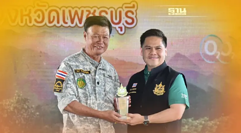 “วราวุธ” ปลื้มผลสำเร็จ “บ้านโค้งตาบาง ป่าชุมชนแห่งแรก สู่ตลาดคาร์บอนเครดิต” “วราวุธ” ปลื้มผลสำเร็จ “บ้านโค้งตาบาง ป่าชุมชนแห่งแรก สู่ตลาดคาร์บอนเครดิต”