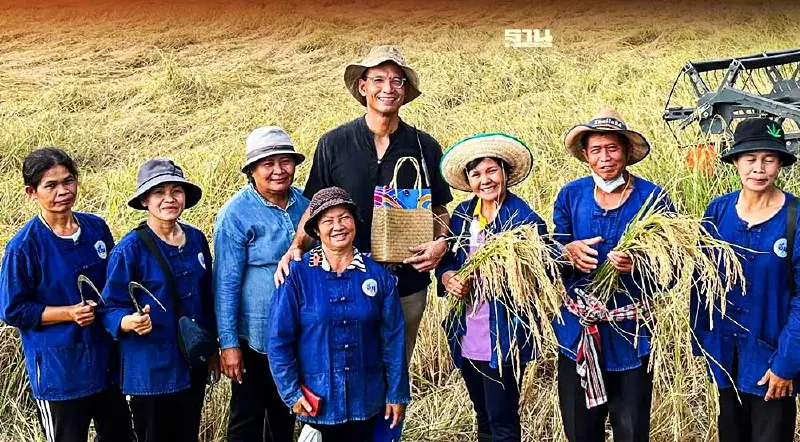 9 ปี ข้าวอิ่ม มหาสารคาม  ช่วยชาวนาปลดหนี้ทั้งหมู่บ้าน