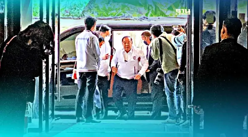 “บิ๊กป้อม”โวยสื่อถามอยู่นั่น ยันไม่ลงพื้นที่ชุมพรปาดหน้า“บิ๊กตู่” “บิ๊กป้อม”โวยสื่อถามอยู่นั่น ยันไม่ลงพื้นที่ชุมพรปาดหน้า“บิ๊กตู่”