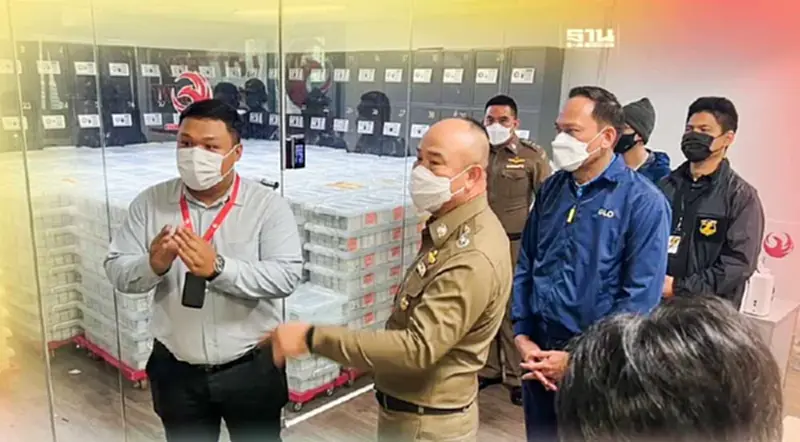 สนง.สลากฯ บุกค้น “กองสลากพลัส” เล็งตัดสิทธิผู้ค้าขายส่ง สนง.สลากฯ บุกค้น “กองสลากพลัส” เล็งตัดสิทธิผู้ค้าขายส่ง