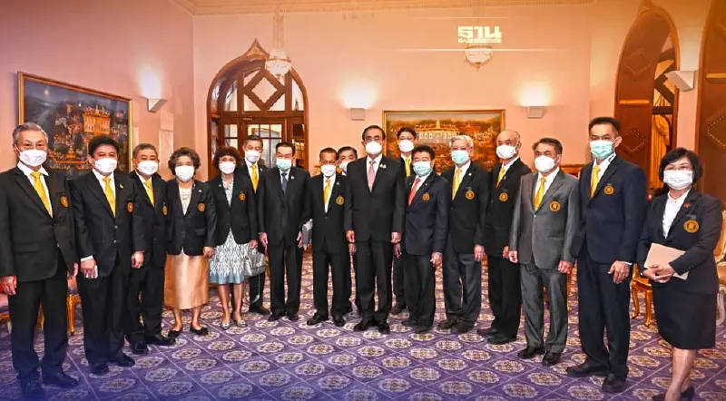 มูลนิธิป่อเต็กตึ๊งมอบของขวัญ 1.8 แสนชิ้น ให้รัฐบาลแจกวันเด็กแห่งชาติ 2566