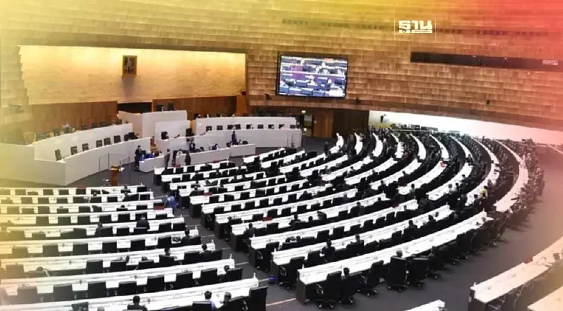 "สภาล่ม" ส.ส.ถล่มกฎหมายคุมสื่อล้าหลัง ปิดกั้นความเห็นต่าง