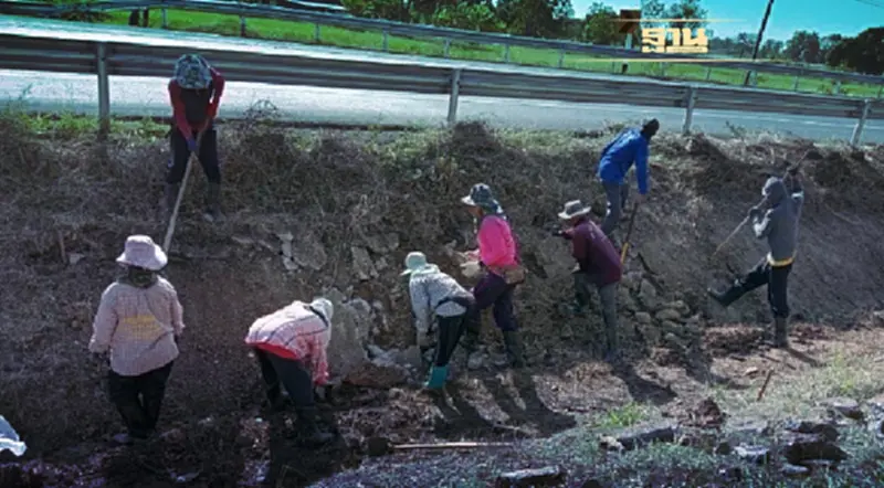ยอดจ้างแรงงานชป. พุ่งทะลุ 50,000 คน เชิญชวนผู้สนใจเข้าร่วมให้ได้ตามเป้า 86,000 คน ยอดจ้างแรงงานชป. พุ่งทะลุ 50,000 คน เชิญชวนผู้สนใจเข้าร่วมให้ได้ตามเป้า 86,000 คน