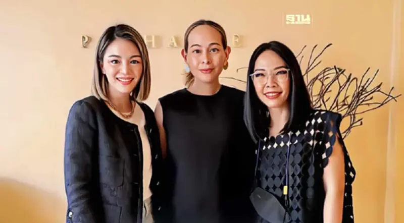 “มาดามเดียร์”ถก “BWILD ISAN – PACHAREE” หวังแมชแบรนด์แฟชั่นไทยสู่ตลาดโลก “มาดามเดียร์”ถก “BWILD ISAN – PACHAREE” หวังแมชแบรนด์แฟชั่นไทยสู่ตลาดโลก