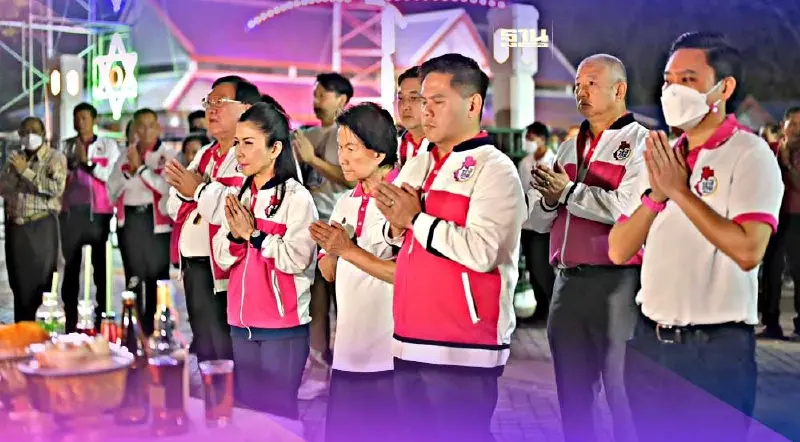 วราวุธ นำทีมชาติไทยพัฒนา ไหว้สิ่งศักดิ์สิทธิ์ อ้อนขอคะแนนชาวสุพรรณฯ