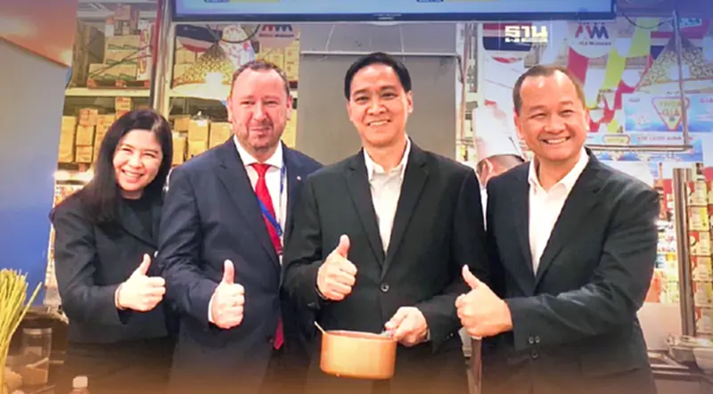 “ปลัดพาณิชย์” สำรวจสินค้าไทยในเวียดนาม โดนใจผู้บริโภค “ปลัดพาณิชย์” สำรวจสินค้าไทยในเวียดนาม โดนใจผู้บริโภค