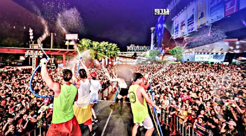 ปักหมุด 7 จุดเล่นน้ำสงกรานต์ 2566 สุดมันส์ ศูนย์การค้าเซ็นทรัลทั่วประเทศ ปักหมุด 7 จุดเล่นน้ำสงกรานต์ 2566 สุดมันส์ ศูนย์การค้าเซ็นทรัลทั่วประเทศ