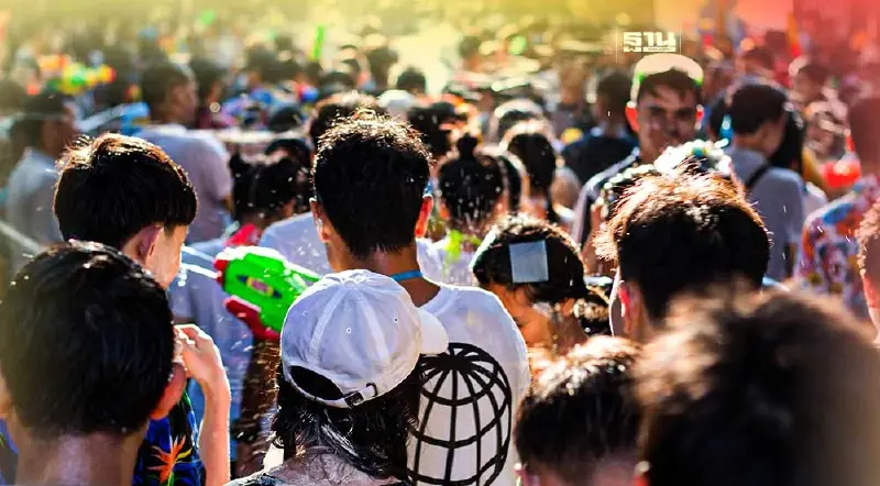 สงกรานต์ " เรียนรู้ - ป้องกัน "   เมื่อต้องอยู่ในสถานการณ์ เบียดเสียด