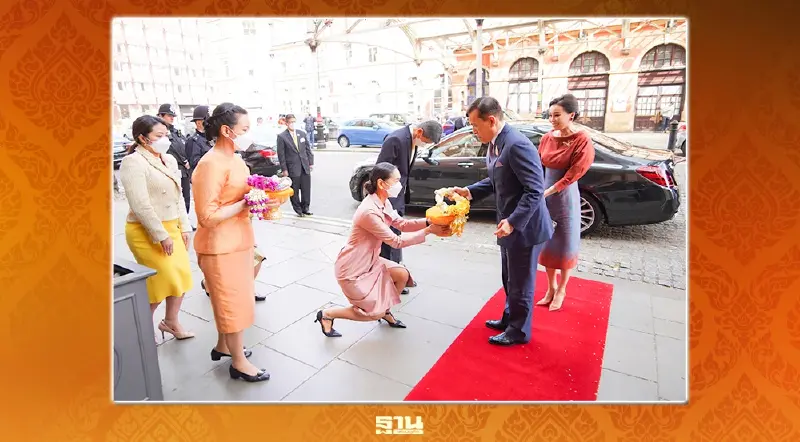 ในหลวง พระราชินี เสด็จฯ ถึงสหราชอาณาจักร เพื่อทรงร่วมพระราชพิธีบรมราชาภิเษกของสมเด็จพระเจ้าชาลส์ที่ 3 ในหลวง พระราชินี เสด็จฯ ถึงสหราชอาณาจักร เพื่อทรงร่วมพระราชพิธีบรมราชาภิเษกของสมเด็จพระเจ้าชาลส์ที่ 3