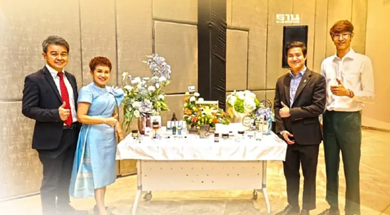 “THCG - เอนโดก้า” รวมพลังดันผลิตภัณฑ์จากสารสกัดสมุนไพรไทย ลุยตลาดโลก “THCG - เอนโดก้า” รวมพลังดันผลิตภัณฑ์จากสารสกัดสมุนไพรไทย ลุยตลาดโลก