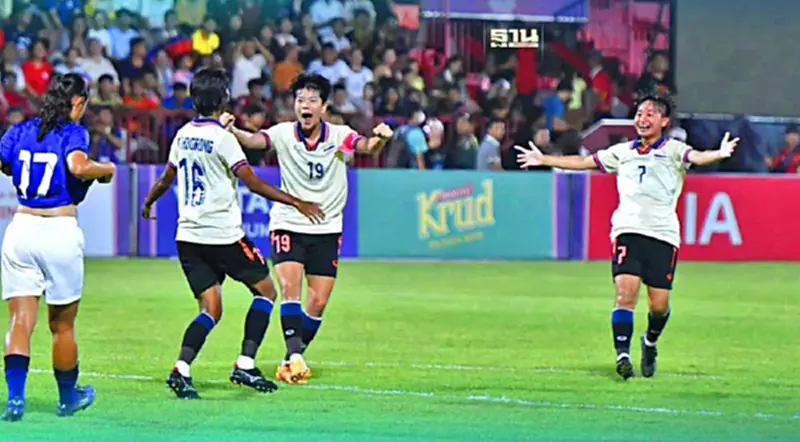 ชบาแก้ว ทีมชาติไทย ทุบกัมพูชา ทะลุรอบรองฯบอลหญิงซีเกมส์ 2023 ชบาแก้ว ทีมชาติไทย ทุบกัมพูชา ทะลุรอบรองฯบอลหญิงซีเกมส์ 2023