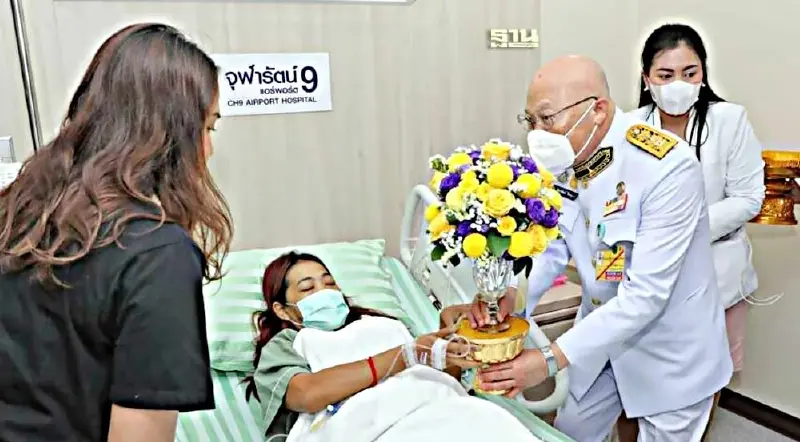 ในหลวง ทรงรับผู้บาดเจ็บเหตุสะพานถล่ม ไว้เป็นคนไข้ในพระบรมราชานุเคราะห์