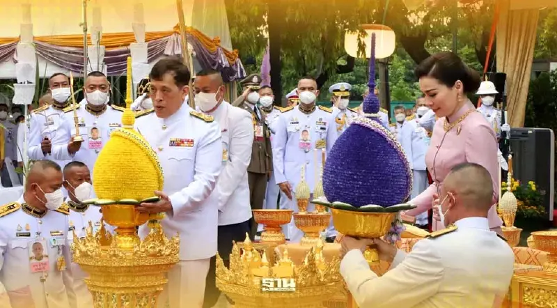 ในหลวง-พระราชินี ทรงเปิดพระบรมราชานุสาวรีย์ รัชกาลที่ 5