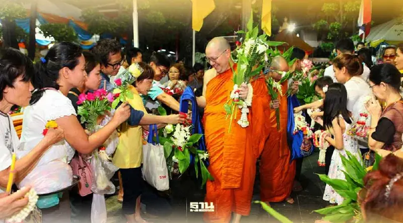 วันเข้าพรรษา 2566 ชวนคนกรุงร่วม"ตักบาตรดอกไม้"