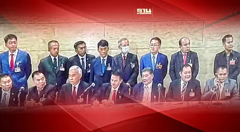 "เพื่อไทย" จับมือ 6 พรรค ได้ 228 เสียง เดินหน้าตั้งรัฐบาลเสียงข้างมาก