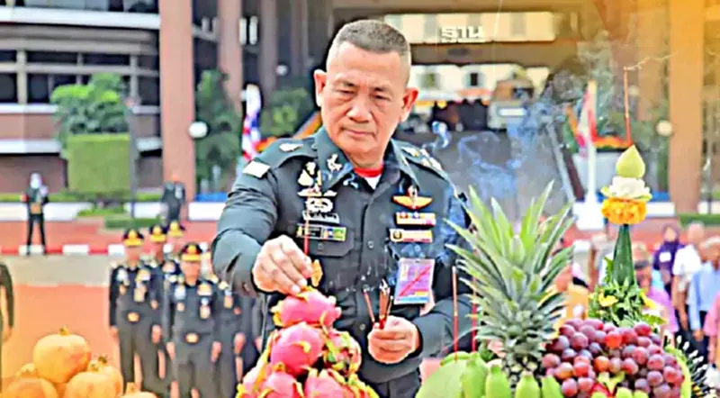 ว่าที่ ผบ.ทบ.ประเดิมงานแรกประธานวันเปิด บก.ทบ.ครบ 37 ปี ว่าที่ ผบ.ทบ.ประเดิมงานแรกประธานวันเปิด บก.ทบ.ครบ 37 ปี