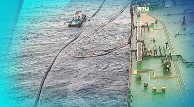 เกิดเหตุท่อจ่ายน้ำมันเรือบรรทุกสินค้าแตกรั่วกลางอ่าวศรีราชา