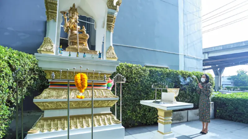 เลขาธิการ ก.ล.ต. สักการะพระพุทธรูปและพระพรหม ในโอกาสเข้ารับตำแหน่ง เลขาธิการ ก.ล.ต. สักการะพระพุทธรูปและพระพรหม ในโอกาสเข้ารับตำแหน่ง
