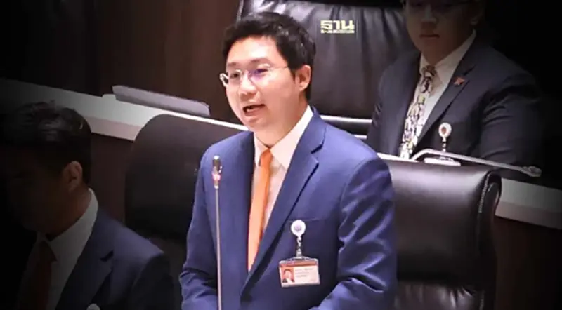 "วรภพ"ก้าวไกลท้ารัฐบาลทลายทุนผูกขาดเปิดช่องรายได้ช่วย "SMEs" "วรภพ"ก้าวไกลท้ารัฐบาลทลายทุนผูกขาดเปิดช่องรายได้ช่วย "SMEs"