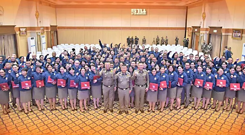 ผบ.ตร.ชื่นชม-ยกย่องตำรวจดีเด่นประจำปี 2566 จำนวน 3,435 นาย