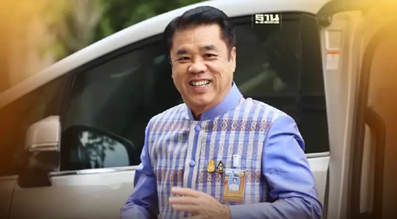 “สุริยะ” อุบ รถไฟฟ้าสายสีน้ำตาล 4 หมื่นล้าน ยังไม่เข้าครม. “สุริยะ” อุบ รถไฟฟ้าสายสีน้ำตาล 4 หมื่นล้าน ยังไม่เข้าครม.