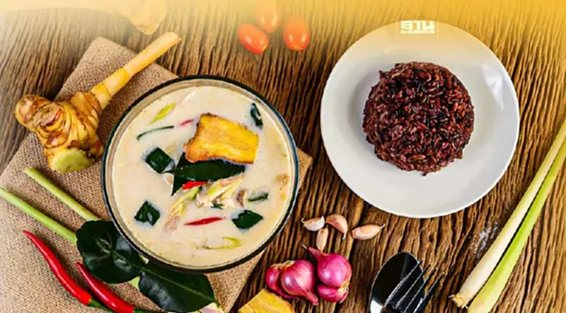 5 สมุนไพรไทยใน "ต้มข่าไก่" สรรพคุณดีต่อสุขภาพ 5 สมุนไพรไทยใน "ต้มข่าไก่" สรรพคุณดีต่อสุขภาพ