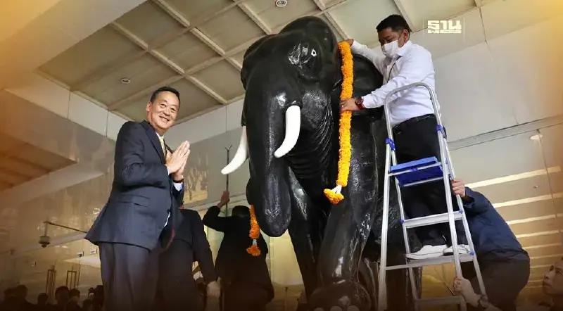 ประมวลภาพ “เศรษฐา” เข้ากระทรวงการคลังสักการะสิ่งศักดิ์สิทธิ์ มอบนโยบาย