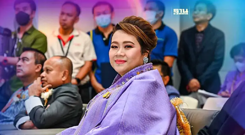 "ศุภมาส" ชวนพ่อเมืองทุกจังหวัด ใช้ "ทราฟฟี่ ฟองดูว์" แก้ไขปัญหาประชาชน "ศุภมาส" ชวนพ่อเมืองทุกจังหวัด ใช้ "ทราฟฟี่ ฟองดูว์" แก้ไขปัญหาประชาชน