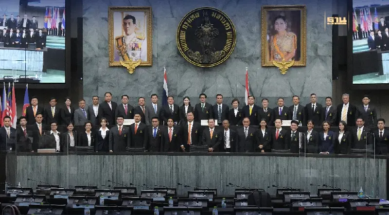 สภา กทม.โชว์ผลงาน 1 ปี ผ่านงบหมื่นล้าน แก้ “เส้นเลือดฝอย” ดูแลคนเมือง