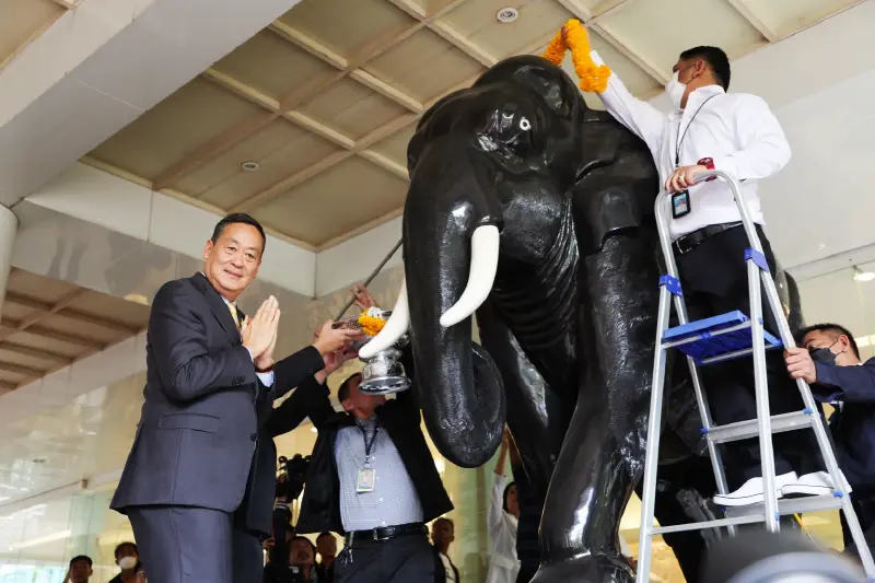 ย้อนตำนาน "ช้างคู่" กระทรวงคลัง กับความเชื่อที่ "เศรษฐา"ต้องสักการะ