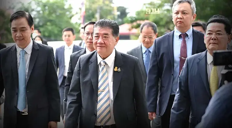 "ภูมิธรรม"เข้ากระทรวงพาณิชย์วันแรก ย้ำให้ความสำคัญแก้ปากท้องเรื่องแรก