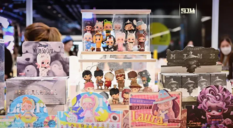 “ART TOYS FEST” สุดยิ่งใหญ่ สวรรค์ของนักสะสม Art Toys ตัวพิเศษชิ้นเดียวในไทย “ART TOYS FEST” สุดยิ่งใหญ่ สวรรค์ของนักสะสม Art Toys ตัวพิเศษชิ้นเดียวในไทย