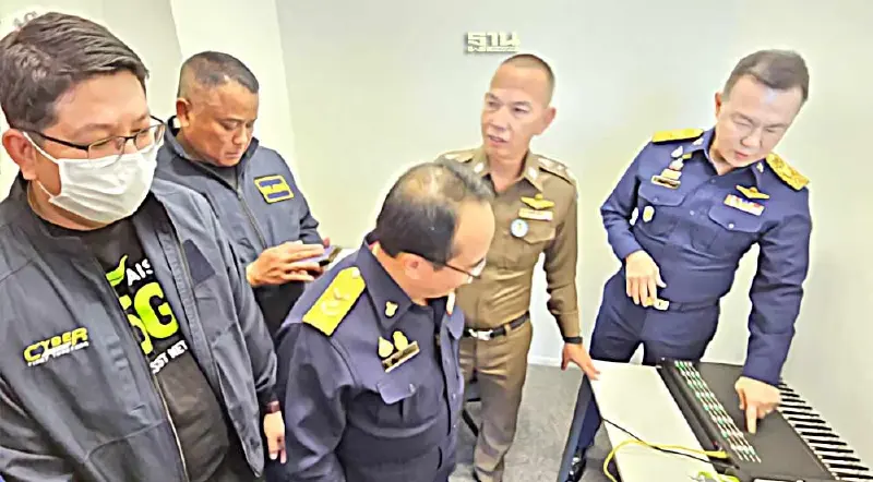 AIS ร่วมตำรวจไซเบอร์-กสทช. ทลายแก๊ง Call Center ใช้ SIM BOX ลวงประชาชน 5 จุด AIS ร่วมตำรวจไซเบอร์-กสทช. ทลายแก๊ง Call Center ใช้ SIM BOX ลวงประชาชน 5 จุด