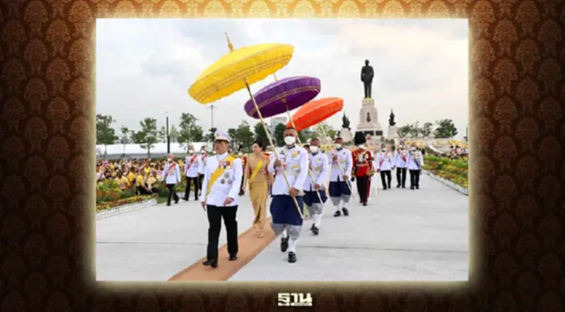 ในหลวง-พระราชินี ทรงวางพวงมาลา พระบรมราชานุสาวรีย์ ในหลวง ร.9 ในหลวง-พระราชินี ทรงวางพวงมาลา พระบรมราชานุสาวรีย์ ในหลวง ร.9