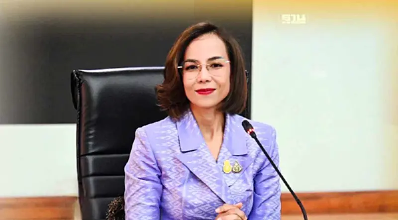 “รมว.อุตสาหกรรม” สั่งเร่งผลักดันอุตสาหกรรม EV-หุ่นยนต์ รับนโยบายรัฐ “รมว.อุตสาหกรรม” สั่งเร่งผลักดันอุตสาหกรรม EV-หุ่นยนต์ รับนโยบายรัฐ