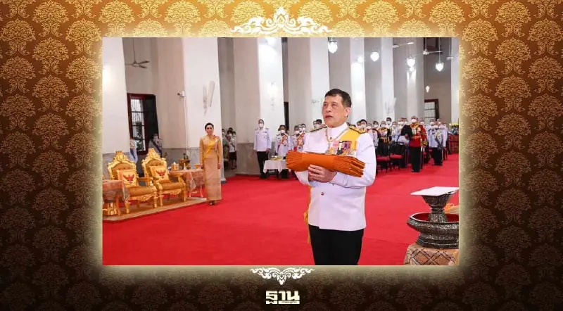 ในหลวง พระราชินี เสด็จพระราชดำเนินถวายผ้าพระกฐิน วัดมหาธาตุ