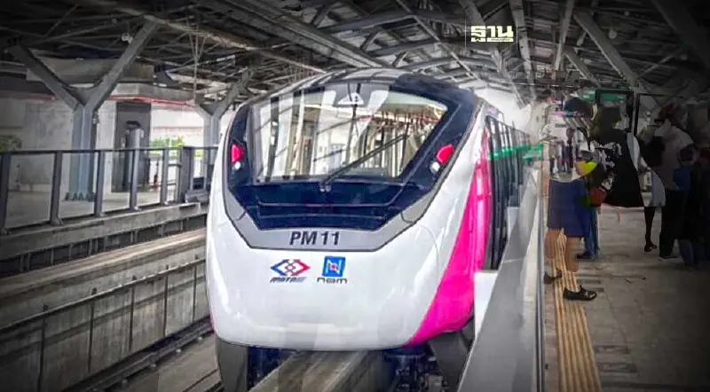 “กรมราง” เปิดสถิติยอดผู้โดยสาร “รถไฟฟ้าสายสีชมพู” วันแรก 9.8 หมื่นคน