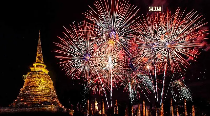 ประวัติประเพณีเผาเทียน เล่นไฟ ลอยกระทง 2566