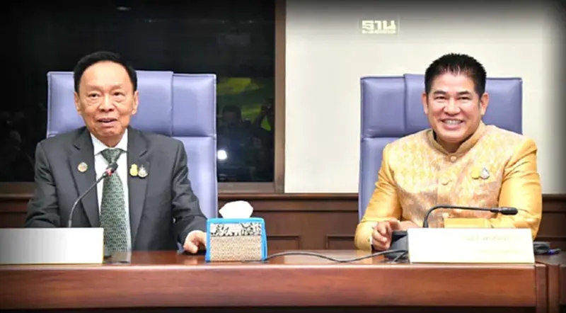 พัชรวาท จับมือ ธรรมนัส ประกาศสงครามการเผา พัชรวาท จับมือ ธรรมนัส ประกาศสงครามการเผา
