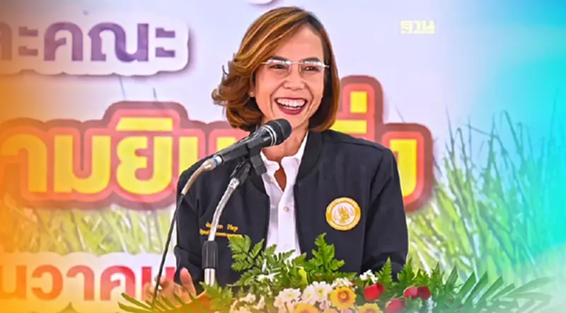พิมพ์ภัทรา ชงครม. ของบ 8 พันล้าน หนุนตัดอ้อยสดลด PM2.5 พิมพ์ภัทรา ชงครม. ของบ 8 พันล้าน หนุนตัดอ้อยสดลด PM2.5