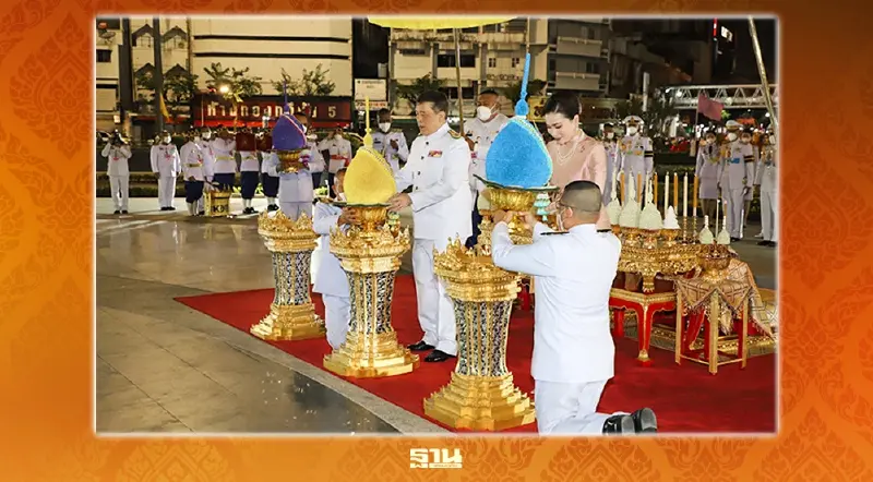 ในหลวง เสด็จฯ ไปถวายราชสักการะพระบรมราชานุสาวรีย์ สมเด็จพระเจ้าตากสินมหาราช